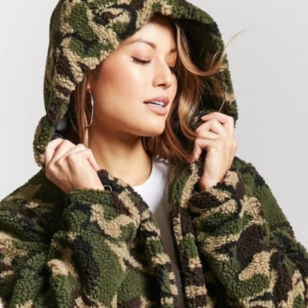 Angel Kiss Teddy Sherpa Jacket with Hood Camo Green Size S